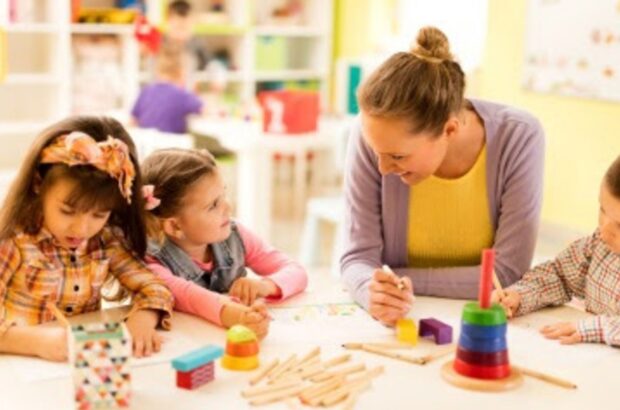 Вихователі дитячих садочків будуть проходити тести з цифрової грамотності: Кабмін ухвалив рішення