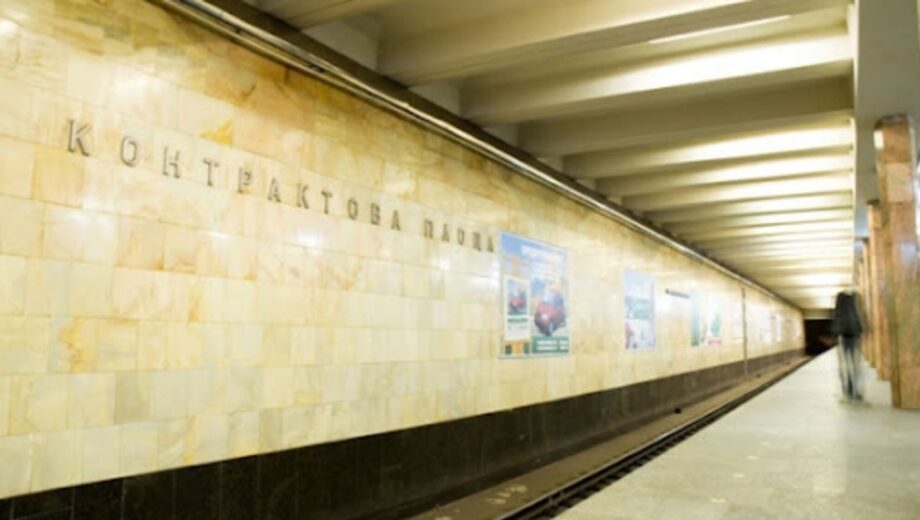 У Києві пасажирка впала під поїзд метро: Рух поїздів зачиняли на чотири станції
