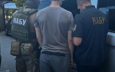 Чиновники заробляли під час блекауту: завищили ціну на трансформатори впʼятеро