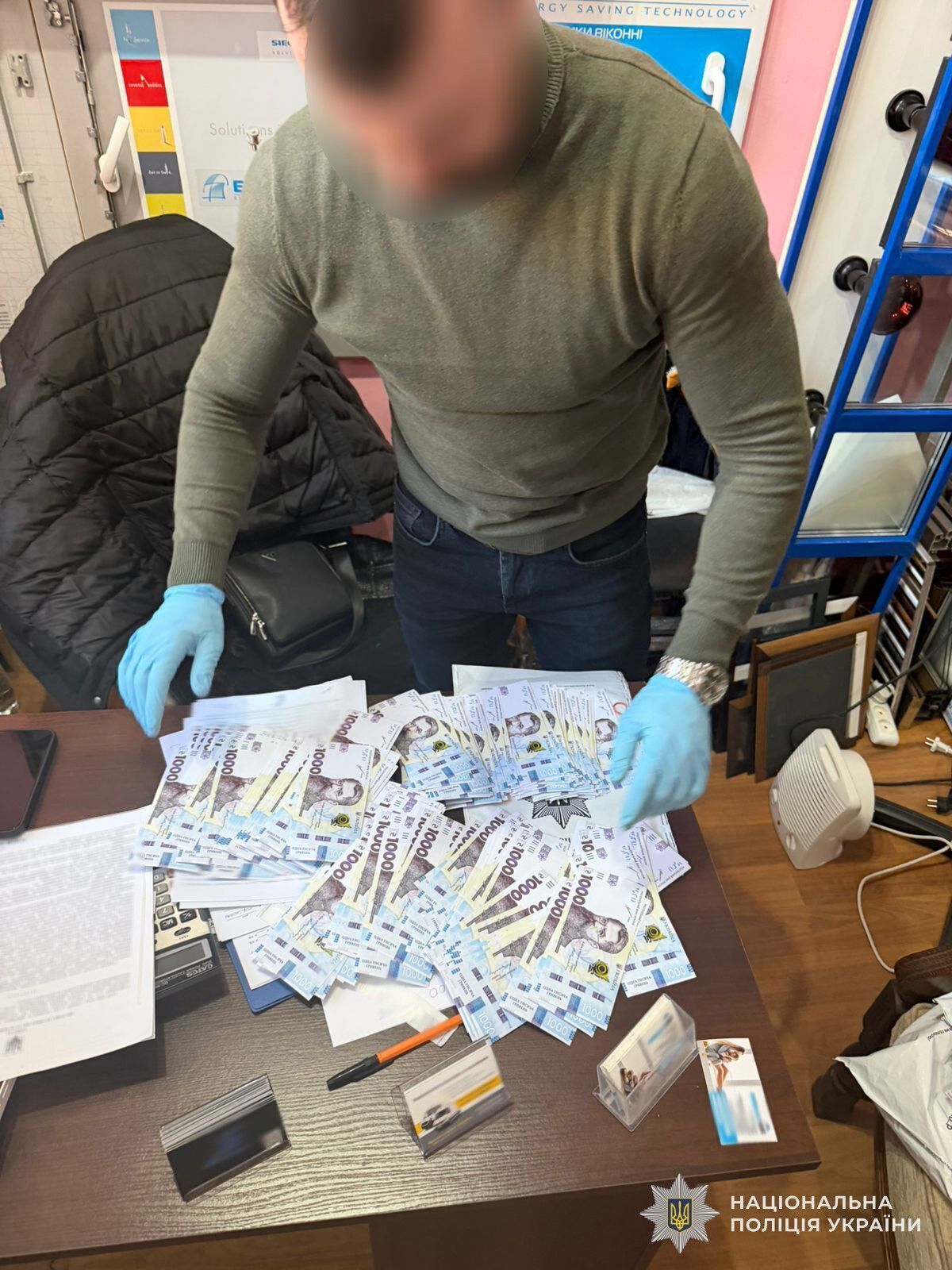 На Львівщині затримали ''переправника'', який за $15–16 тисяч обіцяв вивезти чоловіка за кордон