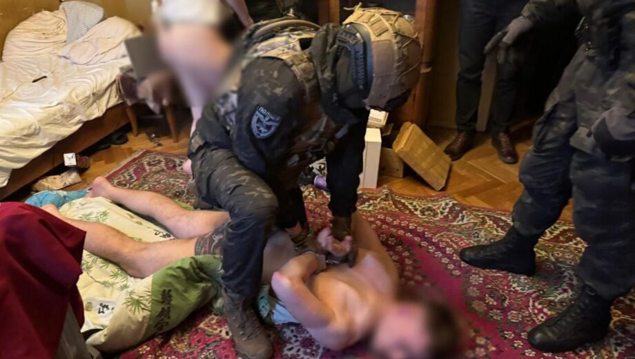 Братья-дельцы со Львовщины и цех в квартире: кто зарабатывал миллионы на фальшивых препаратах