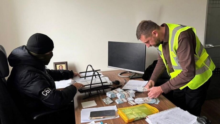 Требовал 1,3 млн грн. за решение вопроса: в Житомире разоблачили схему вокруг налоговой проверки