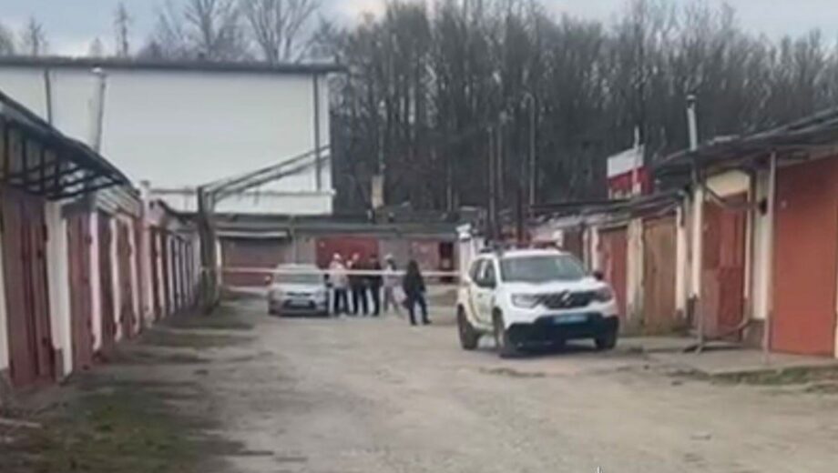 У Тернополі чоловік із сокирою погрожував ТЦК та кинув ”коктейль Молотова”