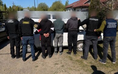 На Закарпатье задержан переправщик, предлагавший пограничнику 12 тысяч долларов взятки