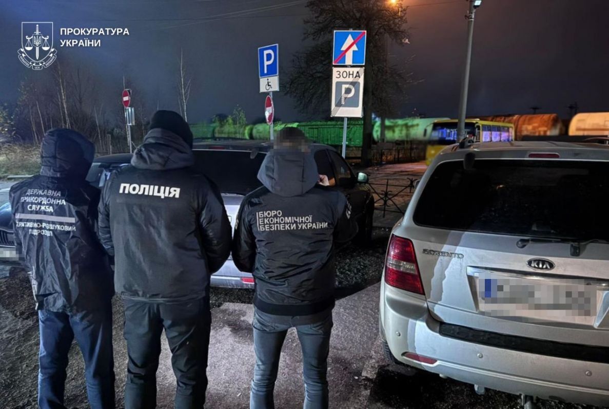 Во Львовской области разоблачили схему продажи авто, ввезенных как гуманитарная помощь для ВСУ