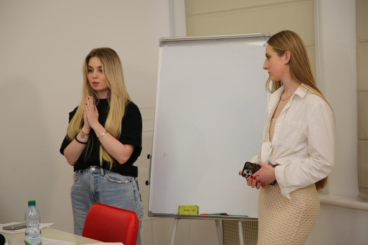 У Києві осередки ''Стоп корупції'' проходять тренінг з журналістики