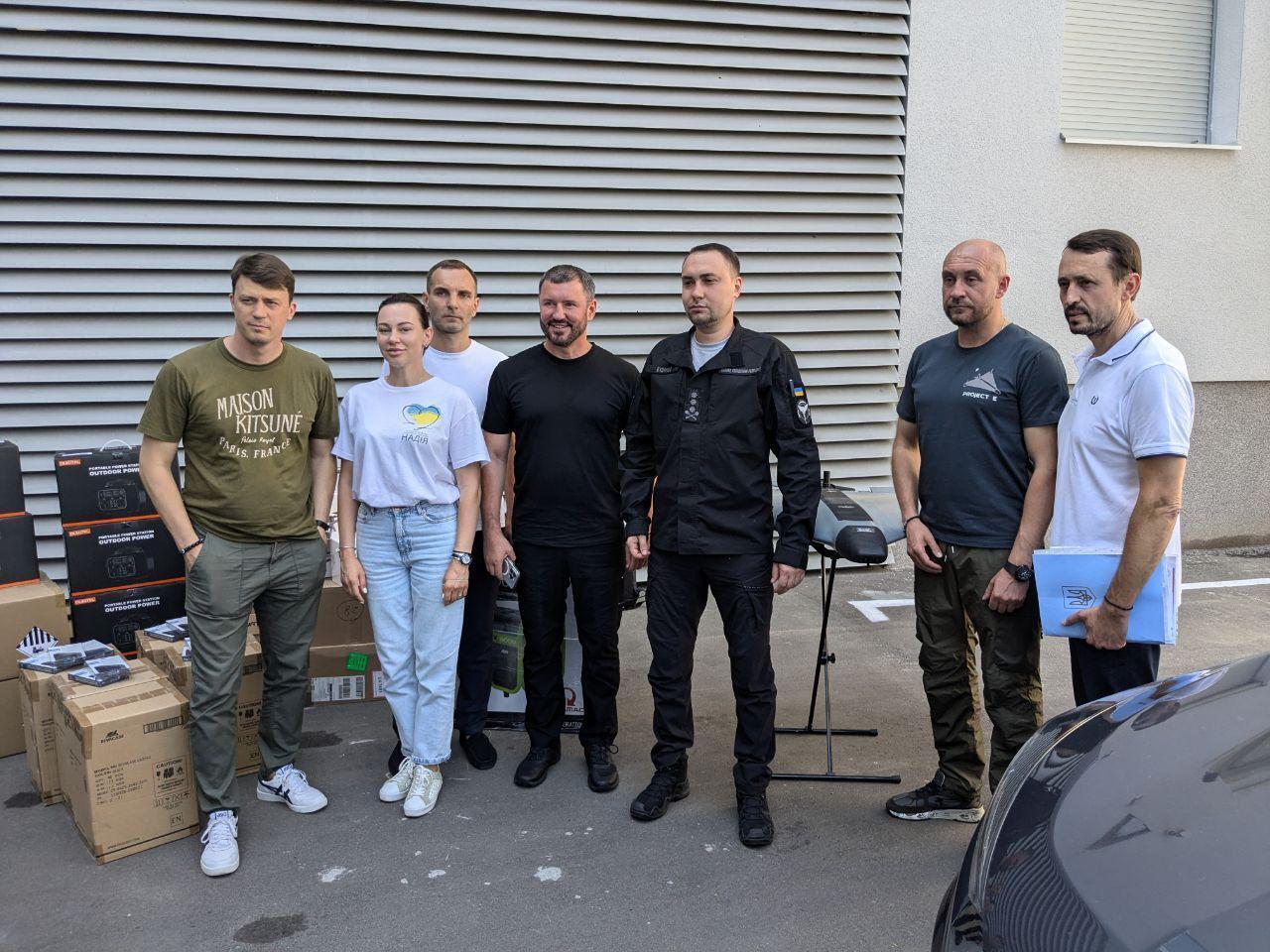 Голова ГУР МО Буданов з командами БФ молодіжної ініціативи ''Надія'' та фонду ''Батальйон Волонтер''