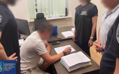 Замість зимового одягу для військових – 18 млн на вітер: ексчиновника Херсонської ОВА підозрюють у недбалості