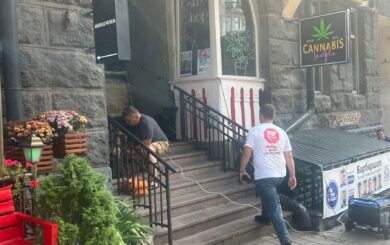 В меню – каннабис и грибы: журналисты СтопКора разоблачили сомнительный coffee-shop в центре Киева (фото, видео)