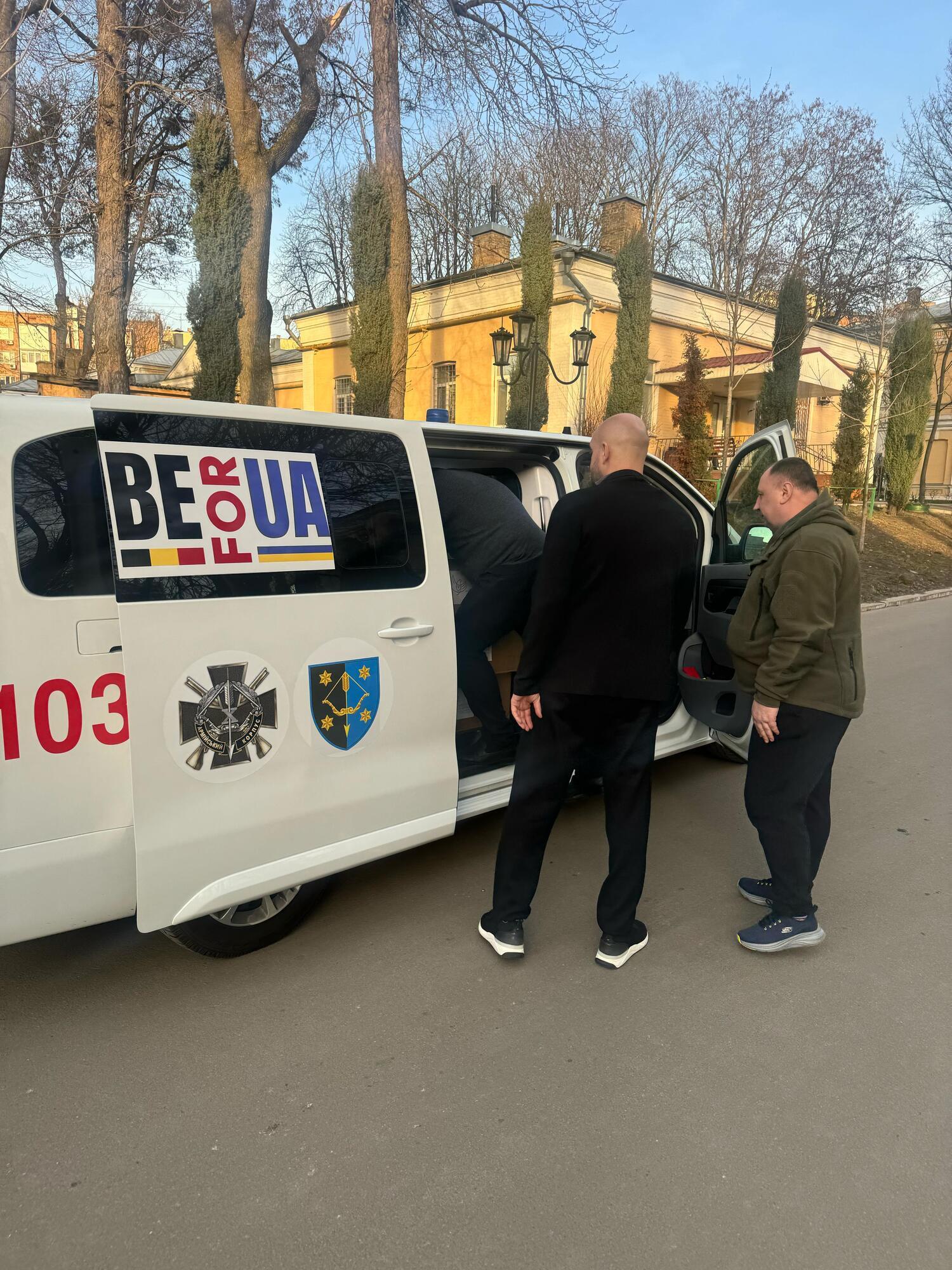 Автомобили оснащены новейшим медицинским оборудованием