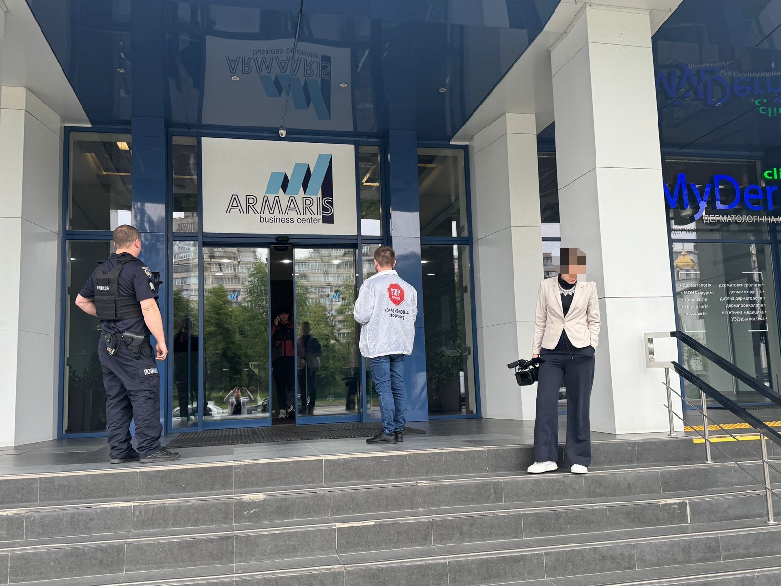 Кол-центр орудував у будівлі БЦ Amaris