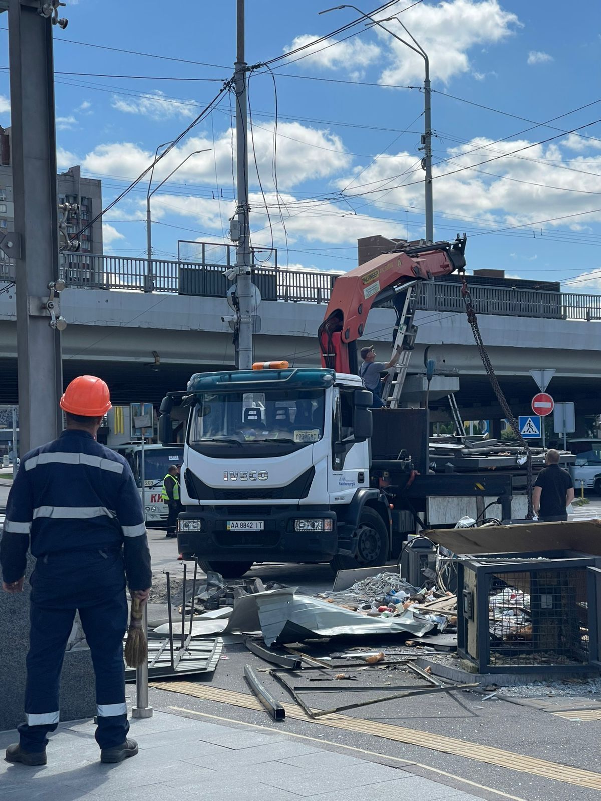 Метро ''Святошин'' после обстрела