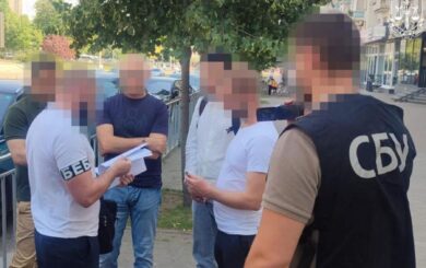 Екскерівництво українського авіаперевізника підозрюють в ухиленні від сплати податків на понад 344 млн грн