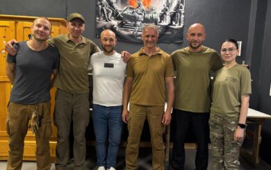 Безкоштовно і без повісток: у Києві працює Центр підготовки населення до національного спротиву