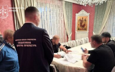 Депутата Закарпаття викрили у схемі продажу дуба