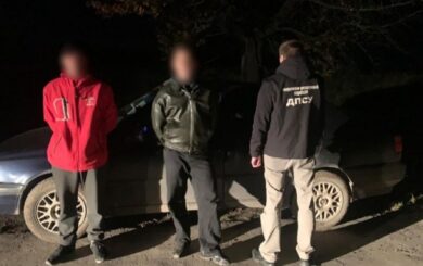 Пограничники Буковины пресекли попытку незаконного пересечения границы в Молдову за $8 тысяч