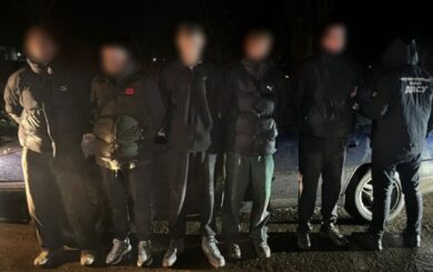 Прикордонники зірвали спробу незаконного виїзду до Молдови: затримано групу українців та їхнього провідника