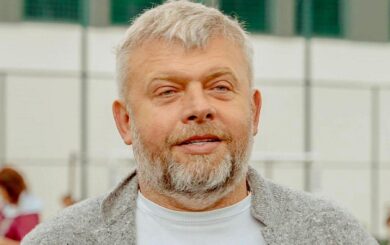 Григорий Козловский передал 2 автобуса для 45-й бригады ВСУ