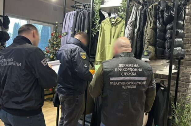 Підпільні цехи, фейкові бренди та мільйони готівки: прикордонники викрили масштабний контрафактний бізнес на Львівщині