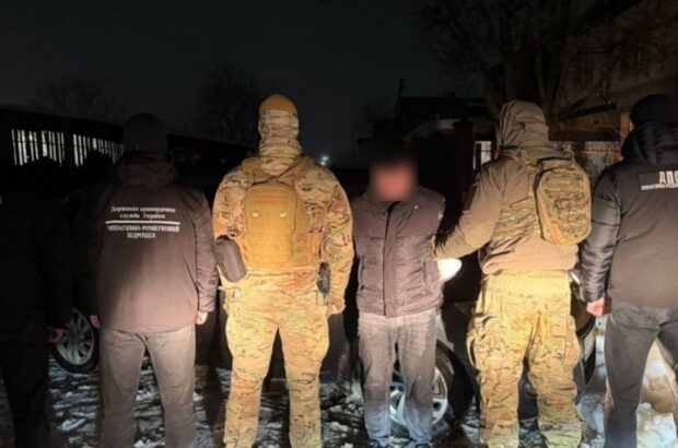 Викрито ”VIP-канал” втечі за кордон: на Львівщині затримали організатора схеми за $13 000