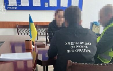 В Хмельницкой области дом для семьи ВПЛ приобрели с переплатой 2,6 млн грн – должностным лицам грозит до 12 лет заключения