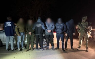 На Закарпатье стражи порядка разоблачили переправителей, которые везли к границе жителя Чернигова