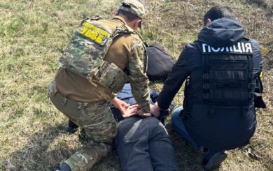 1000 доларів за втечу: на Волині викрили спробу підкупу прикордонника