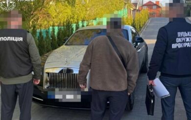 30 тисяч доларів за потрібний документ: у Луцьку чиновник погорів на схемі з надрами
