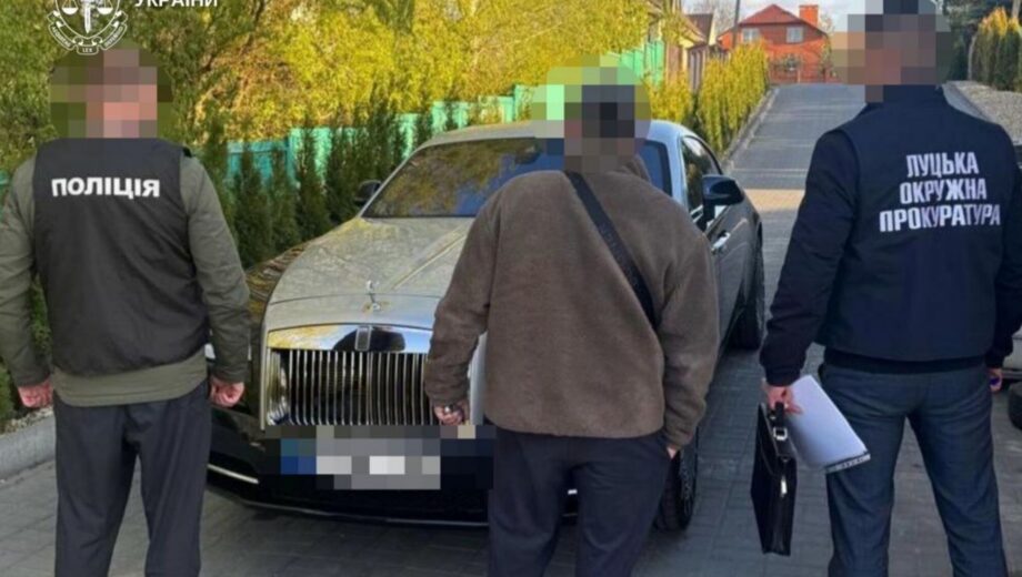30 тысяч долларов за нужный документ: в Луцке чиновник погорел на схеме с недрами