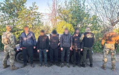 На кордоні з Молдовою затримали п’ятьох чоловіків: організатор схеми заробляв по 10 тисяч доларів з кожного