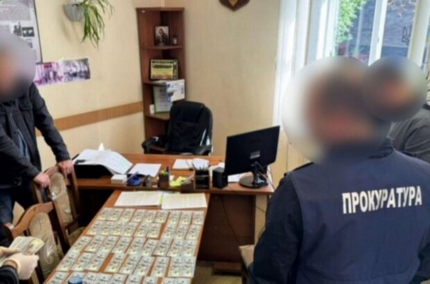 65 тыс долл. США за предоставление в аренду земель природно-заповедного фонда – разоблачен чиновник нацпарка на Буковин
