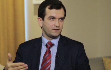 Жена главы Пенсионного фонда Марианна Капинус приобрела автомобиль по заниженной цене