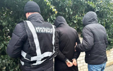 У Миколаєві затримали лікаря, який за 12 тис. доларів пропонував довідку про непридатність
