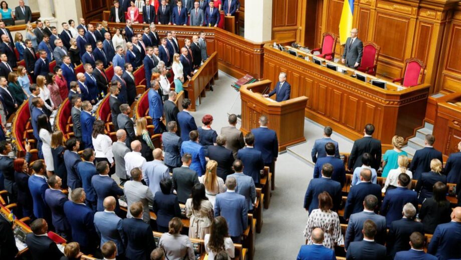 Нардепы получают более 40 тысяч гривен ежемесячно: Юрчишин о зарплатах депутатов