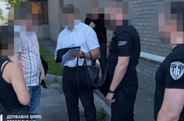 ДБР разоблачает фиктивную службу депутатов и должностных лиц: более 1 млн грн убытков