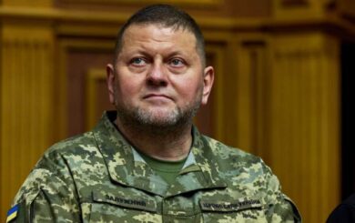 »Нам еще будет тяжело»: Залужный поздравил руководителя Генштаба Шаптала с днем рождения