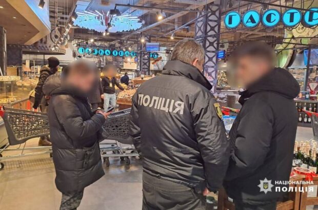 В торговом центре Харькова произошла потасовка со стрельбой: что известно