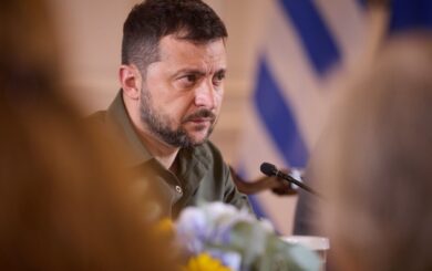Молодежь до 22 лет сможет свободнее выезжать за границу  — инициатива Зеленского