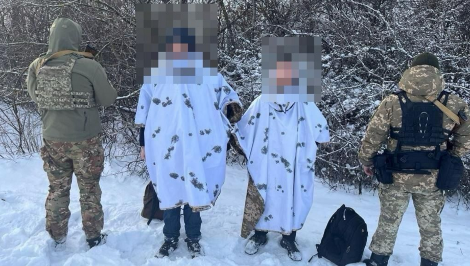 В Одесской области двое мужчин в камуфляжных халатах пытались незаконно пересечь границу
