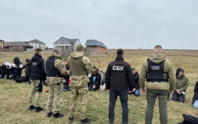 Чоловічий рейс вартістю 340 000 євро: прикордонники зупинили ухилянтів на кордоні з Румунією