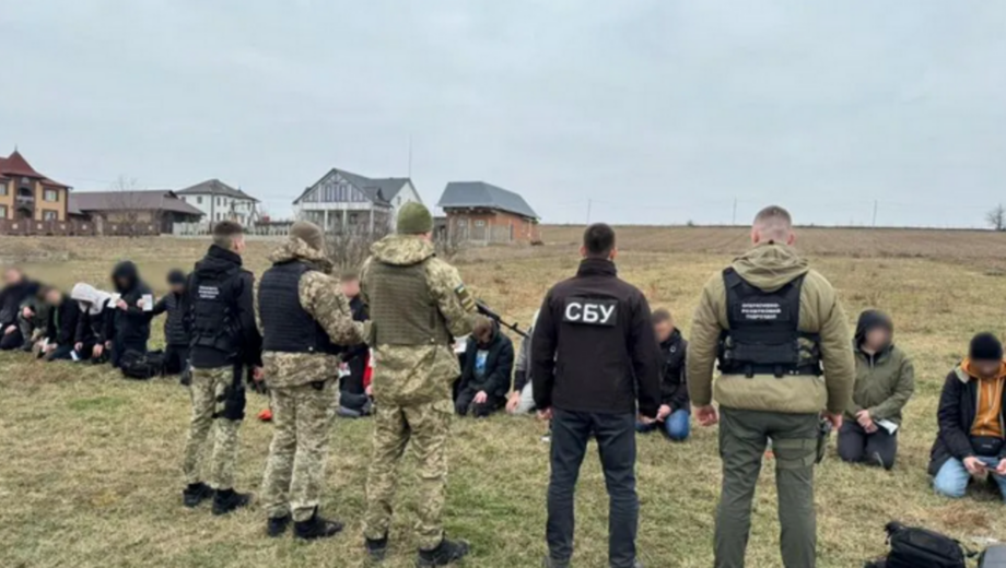 Чоловічий рейс вартістю 340 000 євро: прикордонники зупинили ухилянтів на кордоні з Румунією