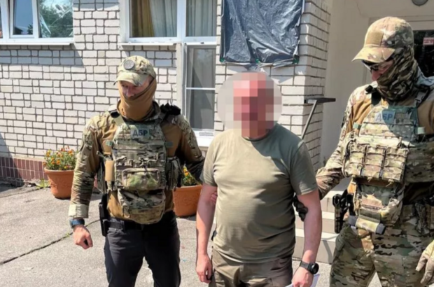 Незаконно нарахував підлеглим понад 1 млн грн: судитимуть колишнього військкома із Запоріжжя