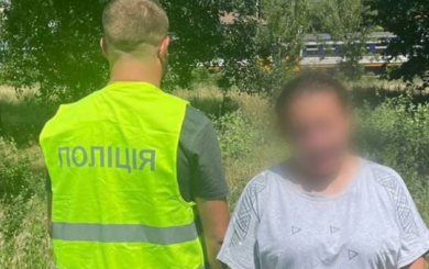 У Києві затримали шахрайку, яка збагатилась на донатах для військових