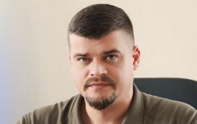 Масштабні вибухи у Луганську: на машинобудівному заводі палає техніка