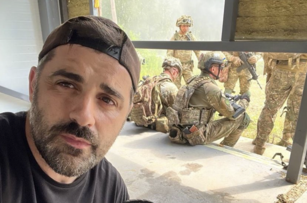 »Не имеют права праздновать победу»: режиссер Любомир Левицкий подверг резкой критике украинцев, выехавших за границу после начала войны