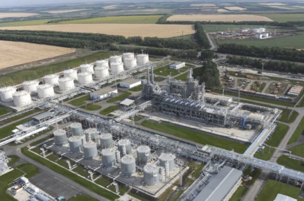У Ростовській області спалахнула пожежа біля нафтопереробного заводу після атаки безпілотників