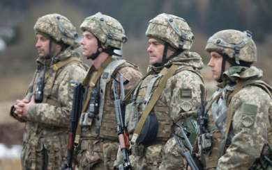 В Україні скасовують строкову службу: уряд погодив нові правила для армії
