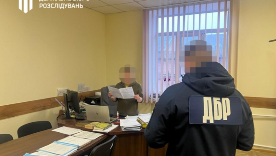 Суд залишив під вартою чиновницю ТЦК, яка побила чоловіка з бронюванням