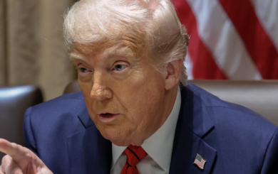 Рейтинг одобрения Трампа упал до самого низкого уровня с момента его возвращения в Белый дом