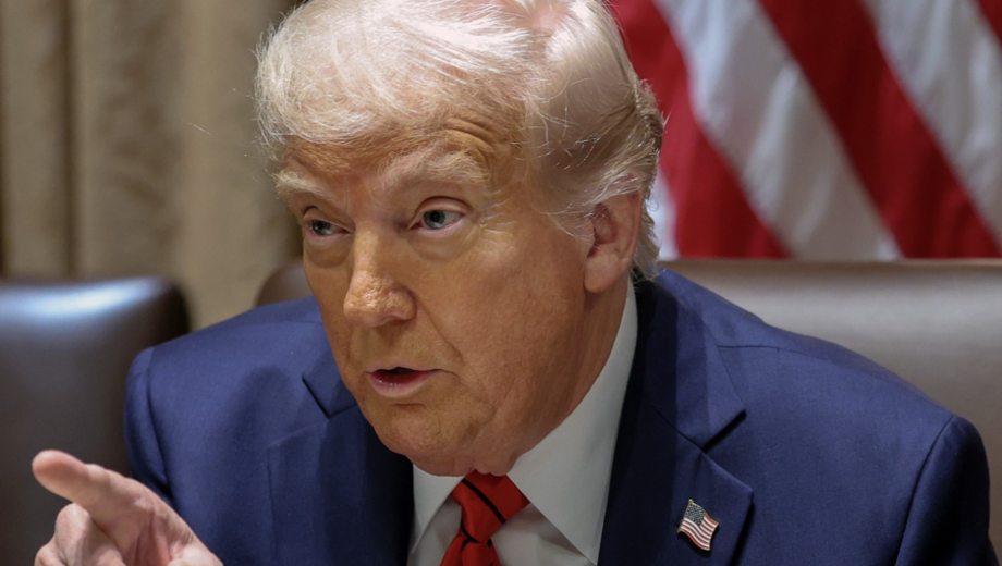 Рейтинг одобрения Трампа упал до самого низкого уровня с момента его возвращения в Белый дом